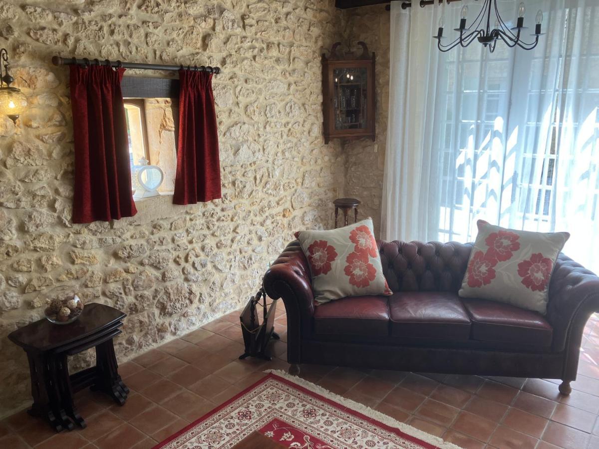 Le Petit Chateau - Adults Only Property Le Bugue Esterno foto