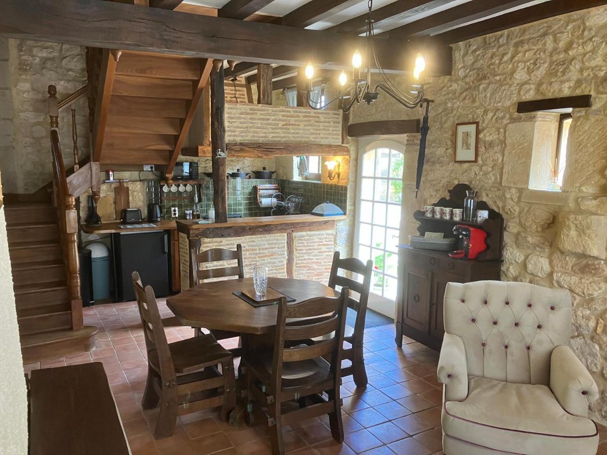 Le Petit Chateau - Adults Only Property Le Bugue Esterno foto